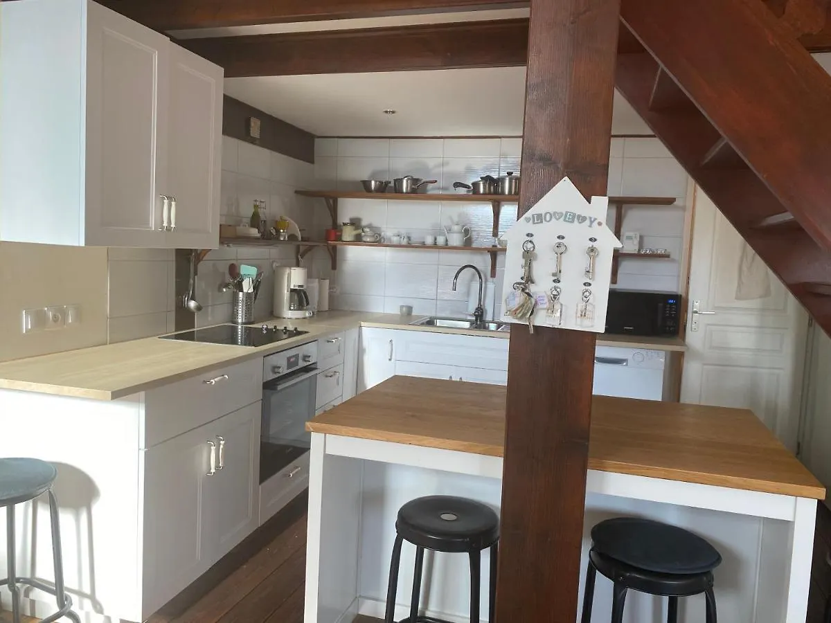 הוילה Castle View Menthon 0*, מנטון סן ברנרד צרפת